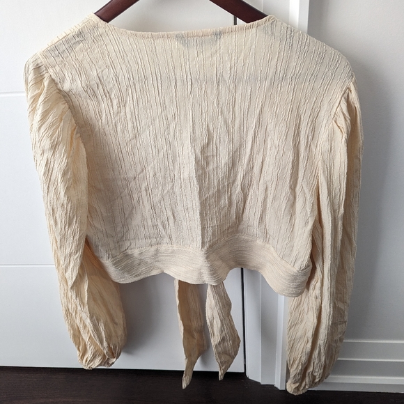 Shein tie up long sleeve - Picture 4 of 4